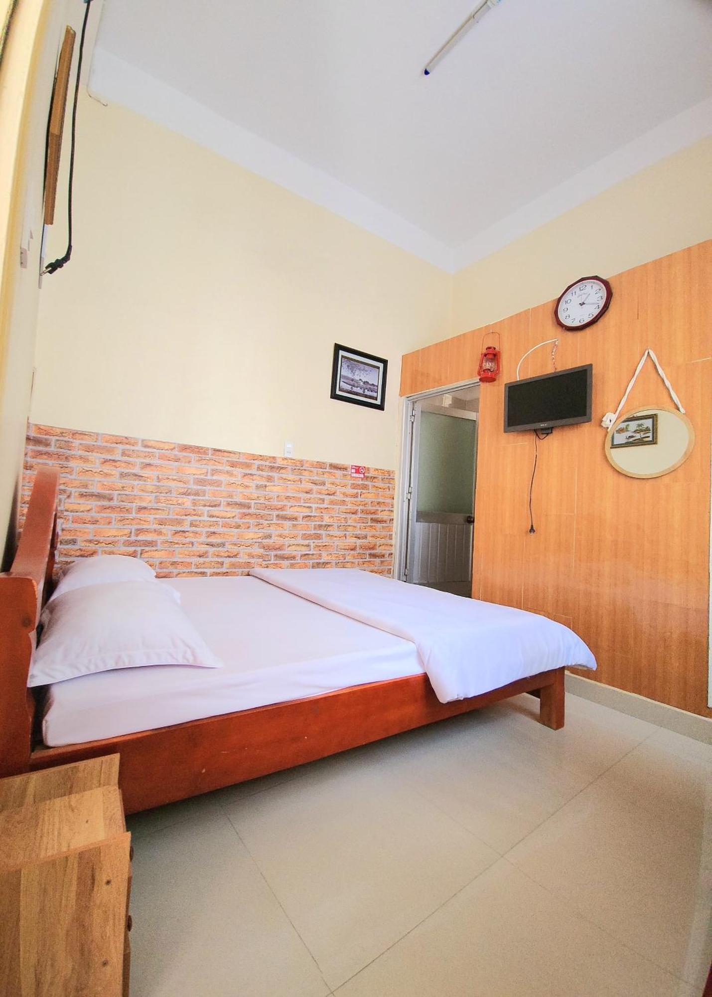 דה לאט Binh Dao Hotel - Khach San Ngay Trung Tam Gia Re מראה חיצוני תמונה