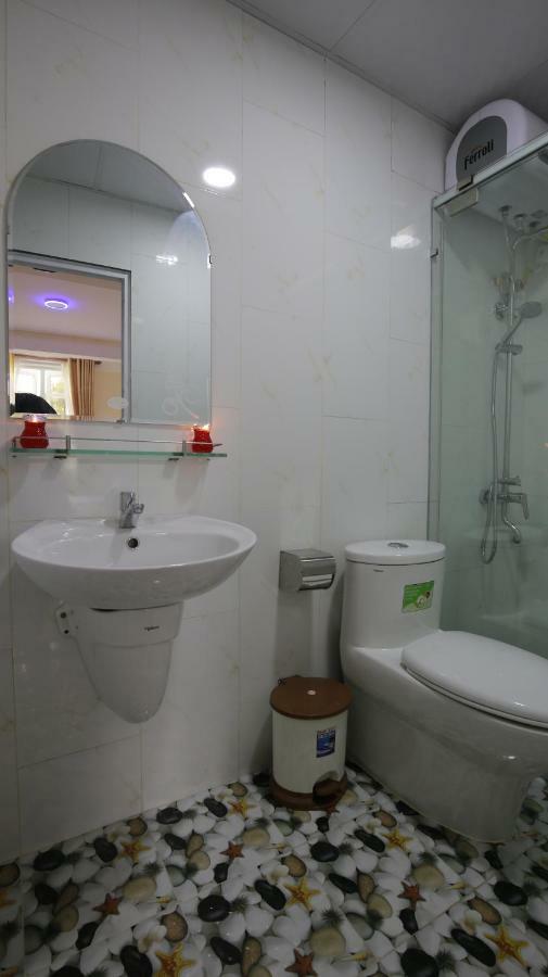 דה לאט Binh Dao Hotel - Khach San Ngay Trung Tam Gia Re מראה חיצוני תמונה
