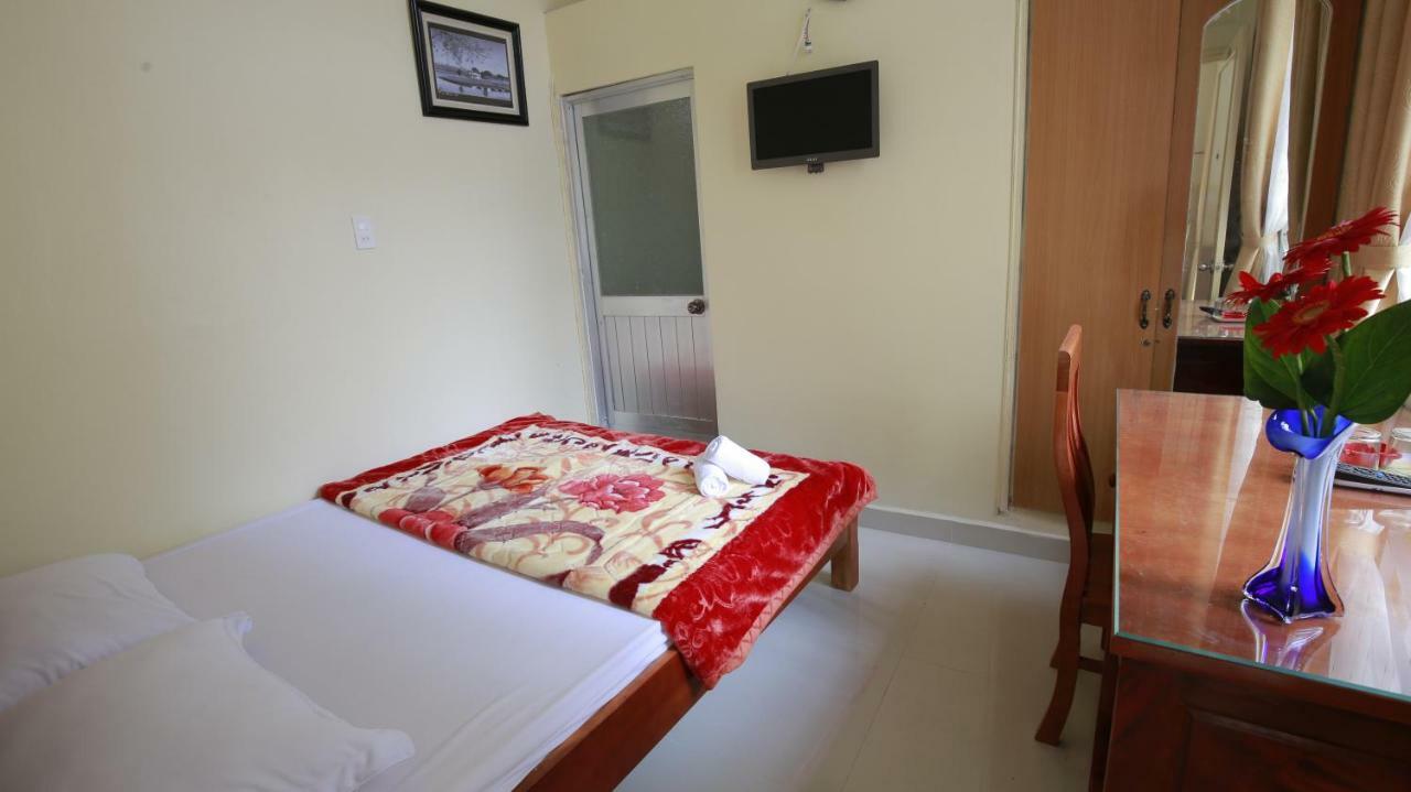 דה לאט Binh Dao Hotel - Khach San Ngay Trung Tam Gia Re מראה חיצוני תמונה
